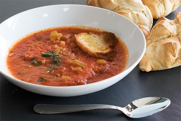 receta sopa de tomate con pan Picado